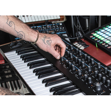 Novation Summit polyfone synthesizer