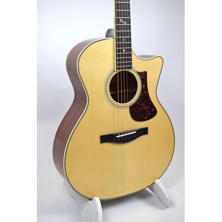 Eastman AC322CE