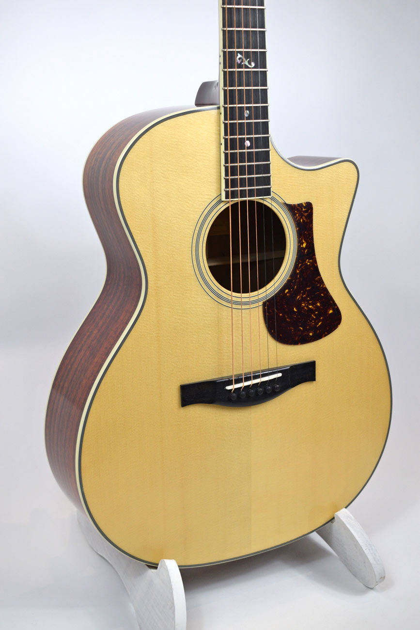 Eastman AC322CE