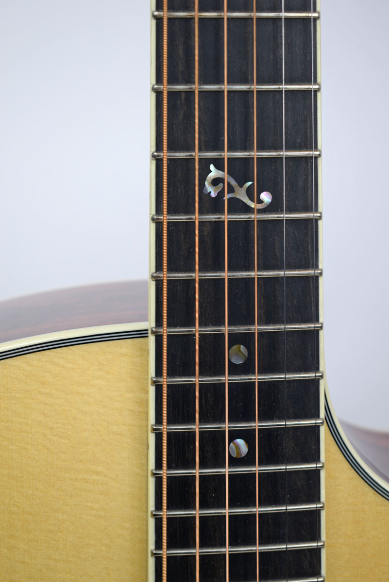 Eastman AC322CE