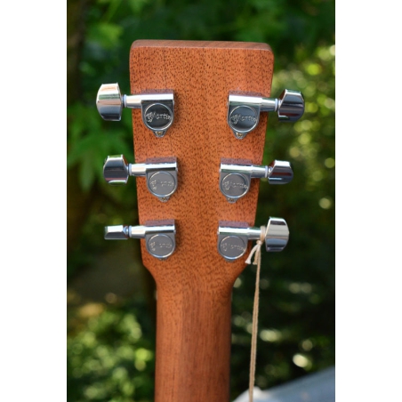 Martin DJR-10 dreadnought junior