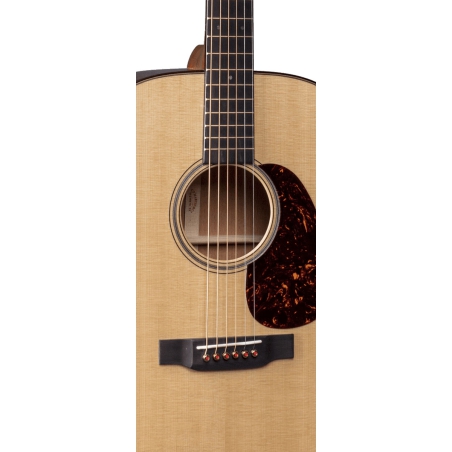 Martin D18 Modern Deluxe