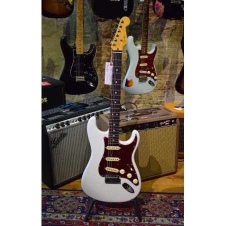 Fender American Ultra Stratocaster RW Arctic Pearl