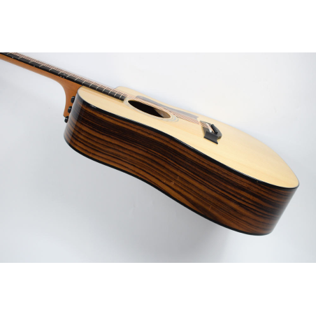 Taylor 210CE Plus