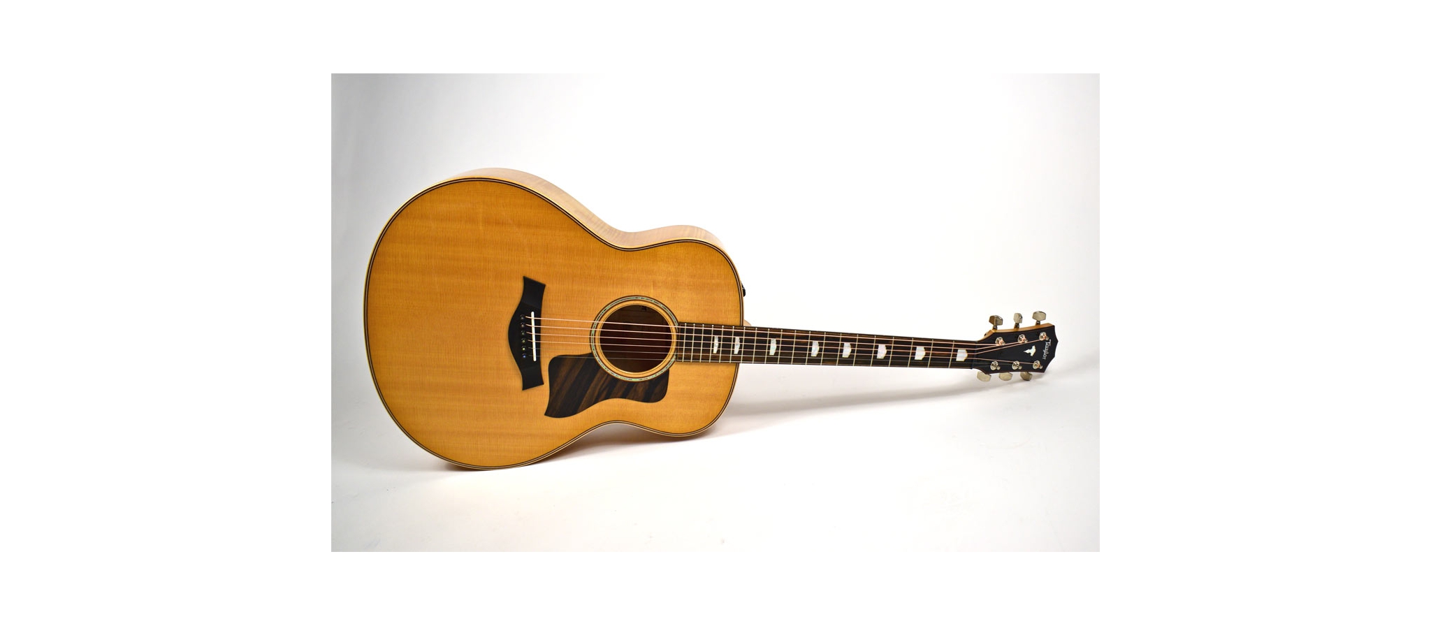 Taylor 618E V-Class Grand Orchestra|jumbo model | Dijkman Muziek
