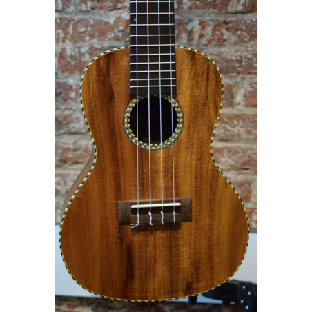 Baton Rouge UV91-C-NR Concert ukulele