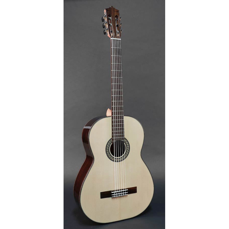 Martinez Contra Bass nylon gitaar