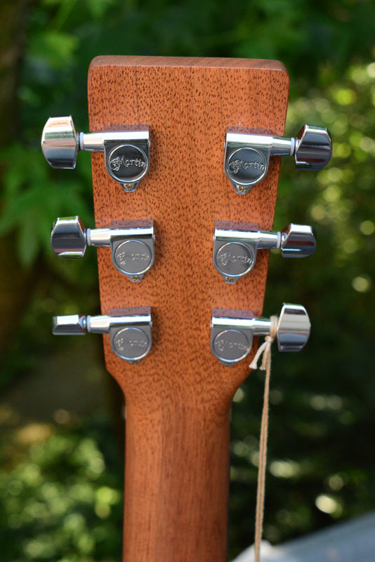 Martin DJR-10E dreadnought junior