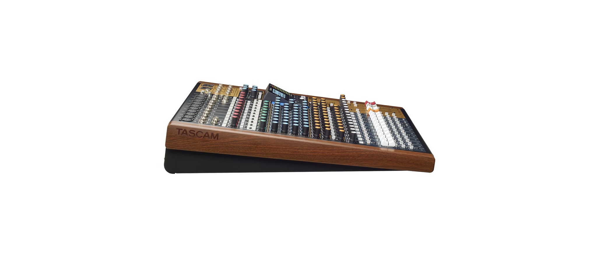 tascam-model-16-mixer-