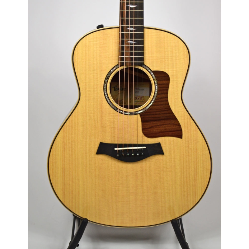 Taylor GT811e Grand Theater