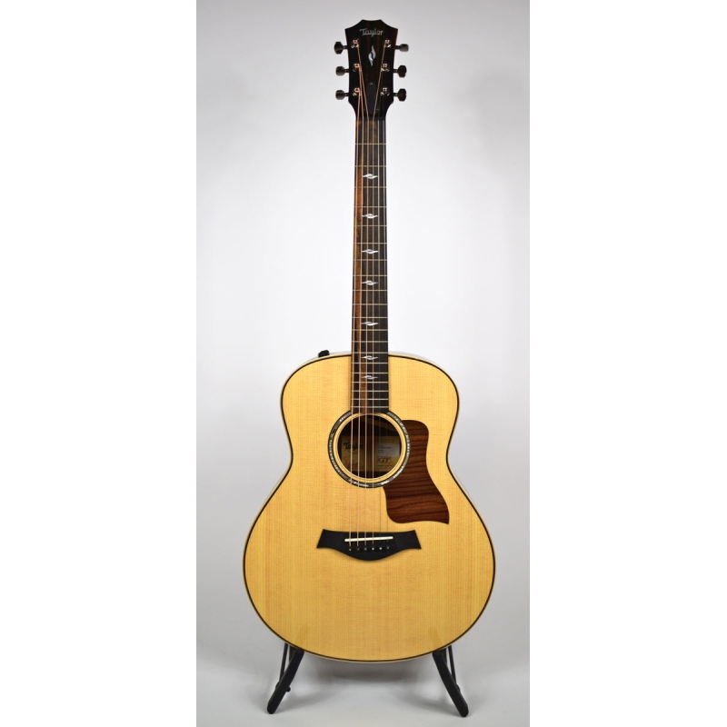 Taylor GT811e Grand Theater