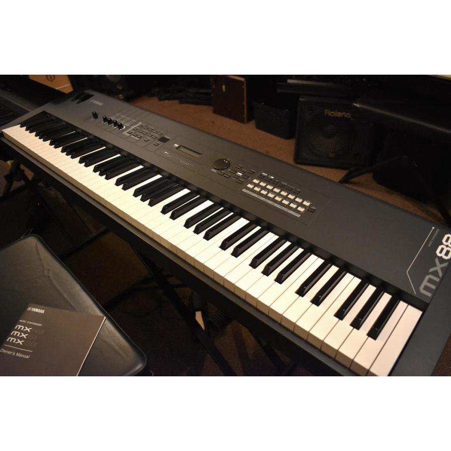 Yamaha MX88 synthesizer Jong gebruikt