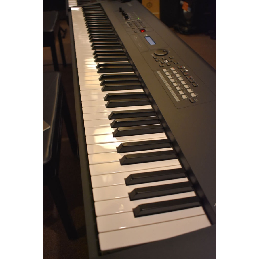 Yamaha MX88 synthesizer Jong gebruikt