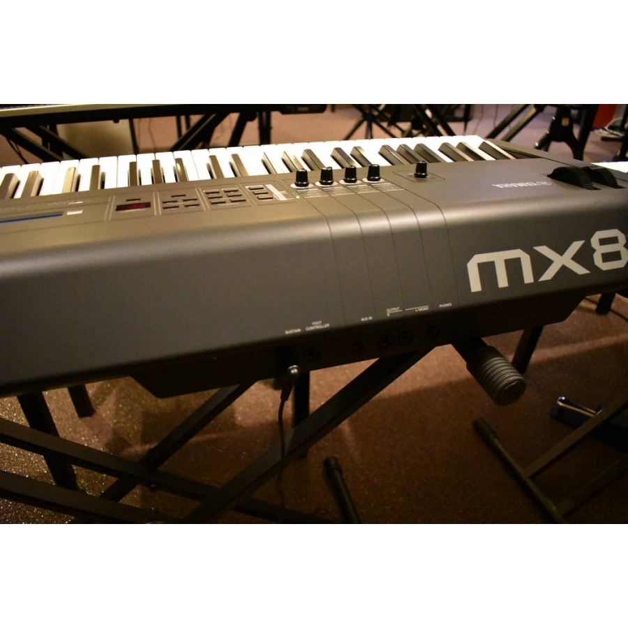 Yamaha MX88 synthesizer Jong gebruikt