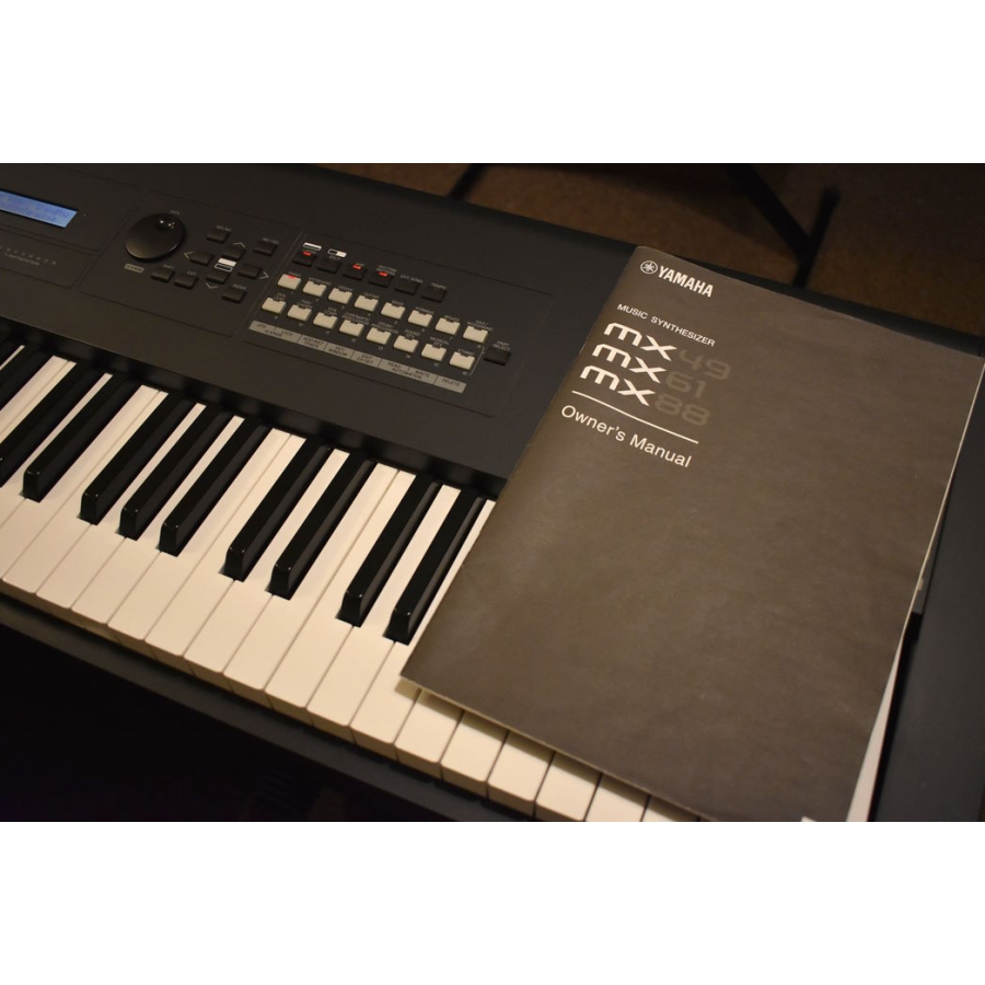 Yamaha MX88 synthesizer Jong gebruikt