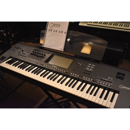 Yamaha Genos 76 digitaal workstation (jong gebruikt)