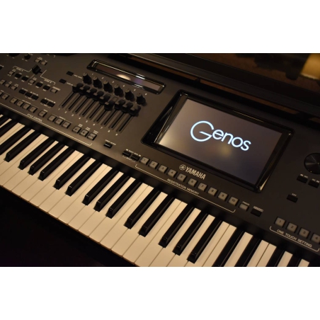 Yamaha Genos 76 digitaal workstation (jong gebruikt)