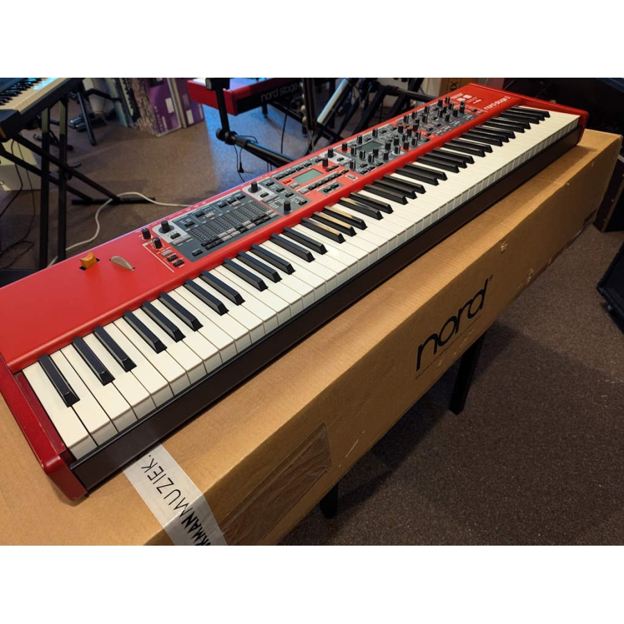 Nord Stage 3 HA88 Stage keyboard jong gebruikt Nord Stage 3 HA88 Stage keyboard jong gebruikt