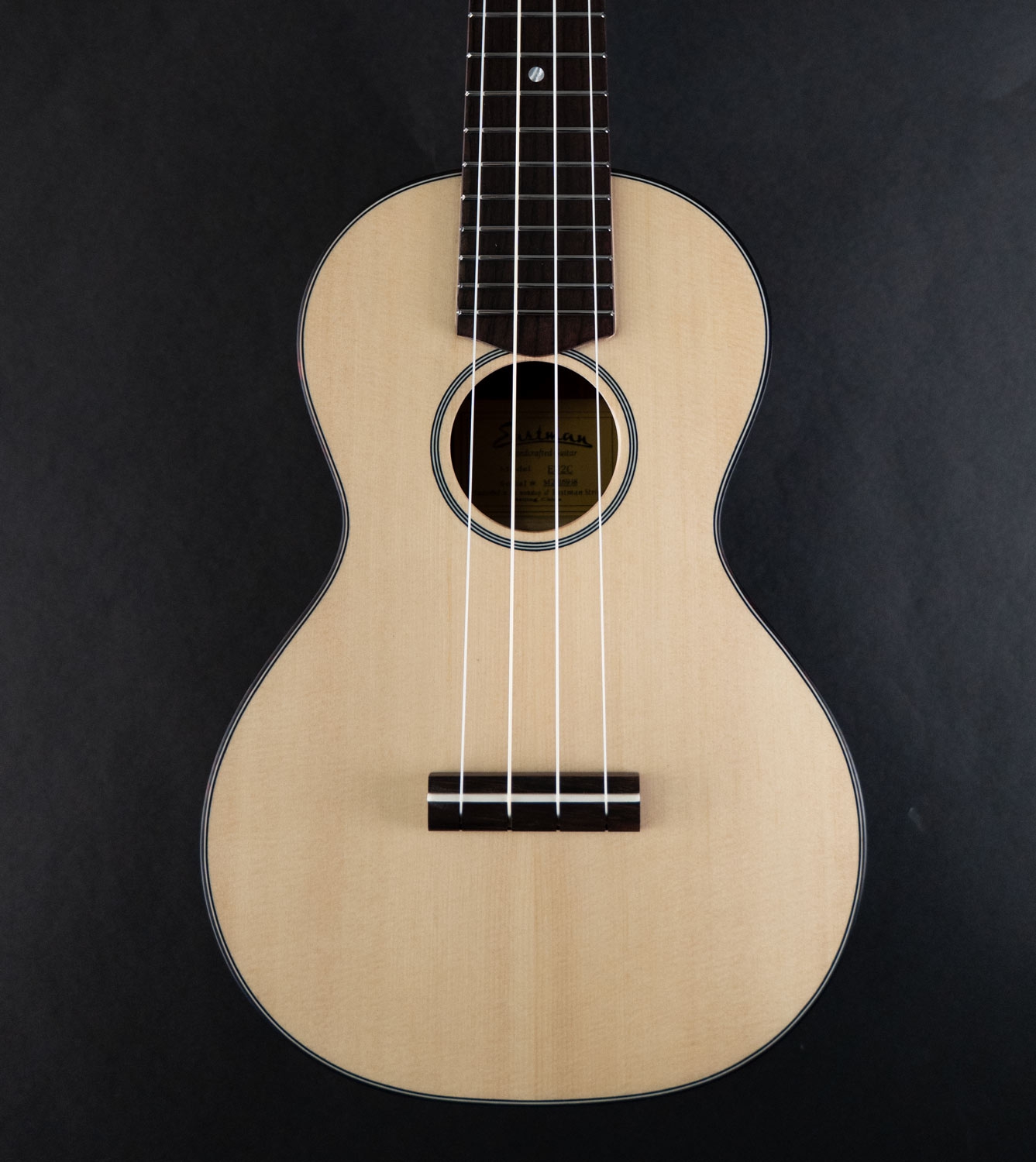Eastman EU2 C Natural Mahogany Concert ukulele
