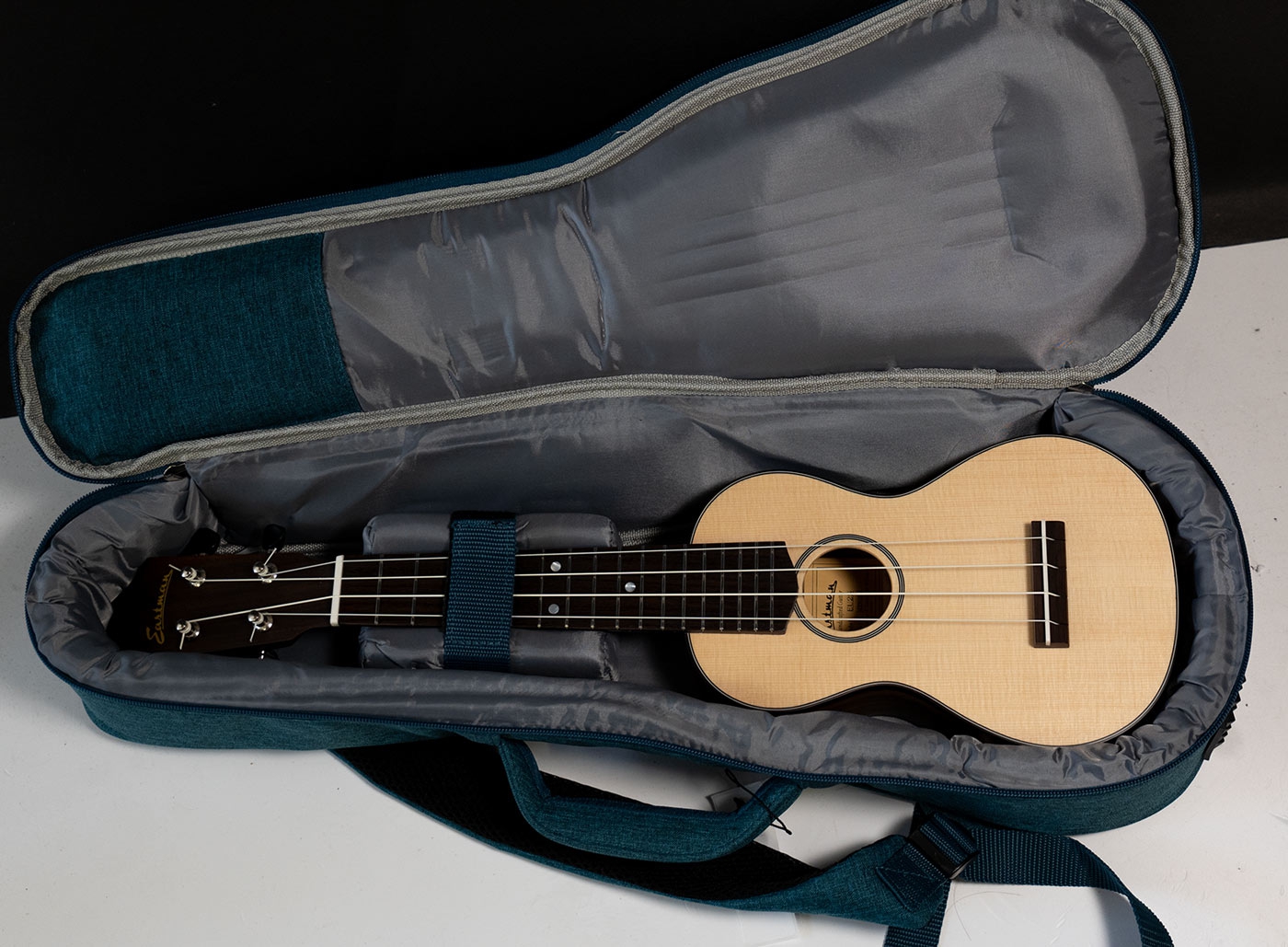 Eastman EU2 S Natural Mahogany sopraan ukulele