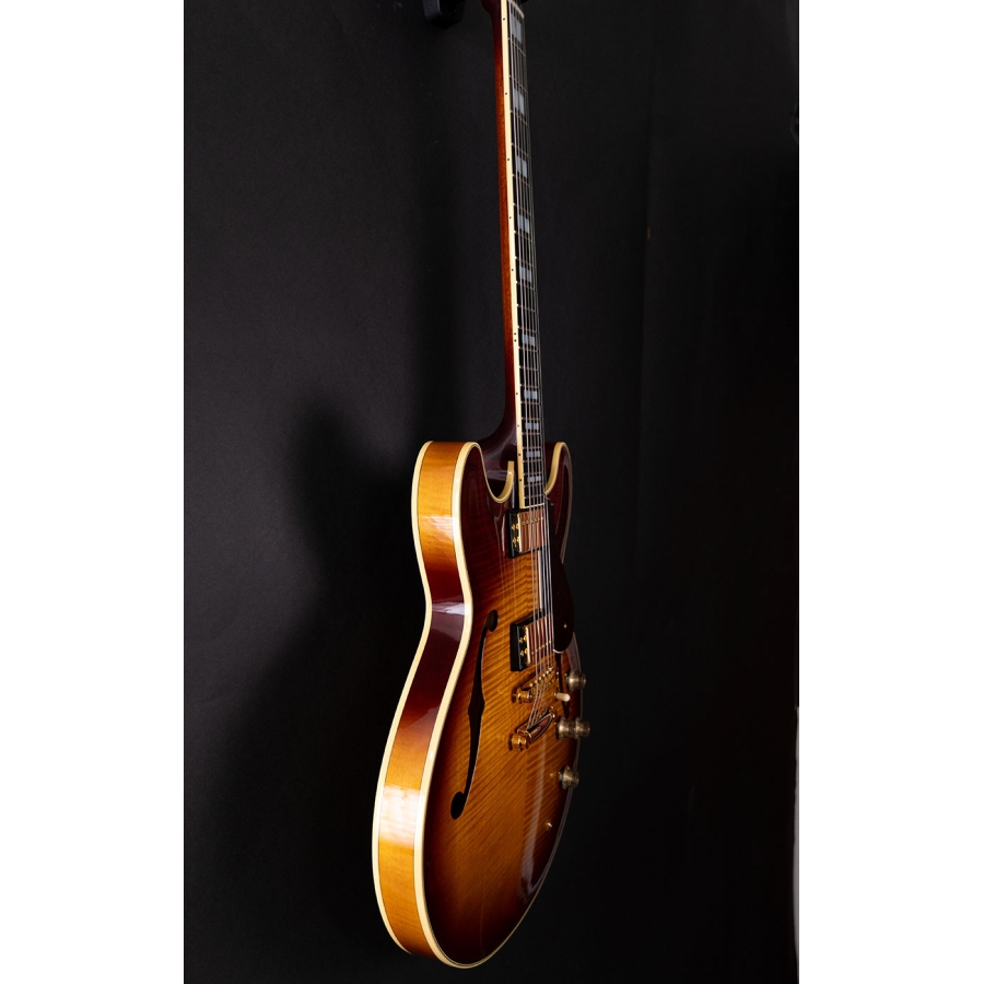 Yamaha SA200 VS Violin Sunburst Yamaha SA200 VS Violin Sunburst