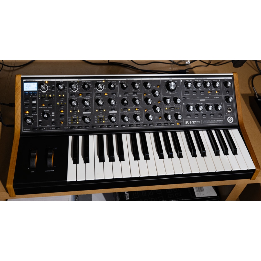 Moog Subsequent 37 inclusief tas Moog Subsequent 37 inclusief tas