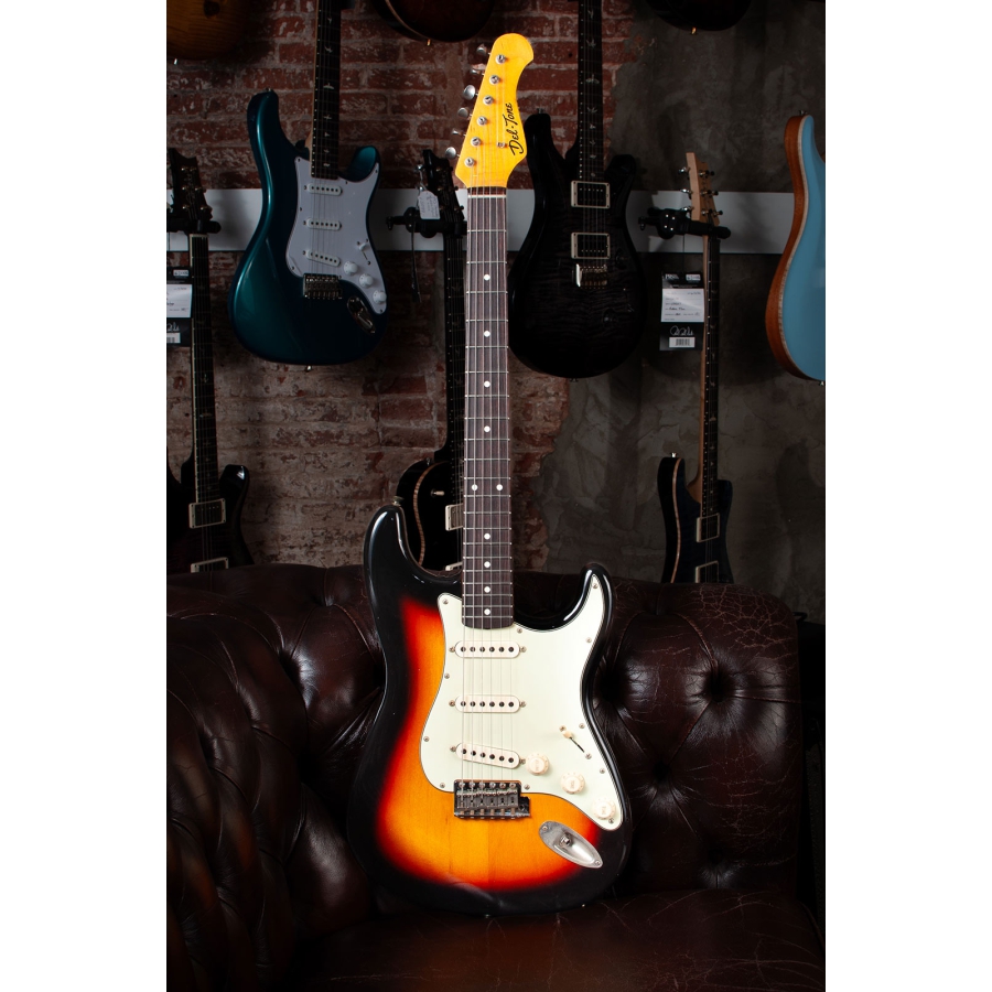 Del-Tone 60s S-style 3-tone Sunburst Light Aged Del-Tone 60s S-style 3-tone Sunburst Light Aged