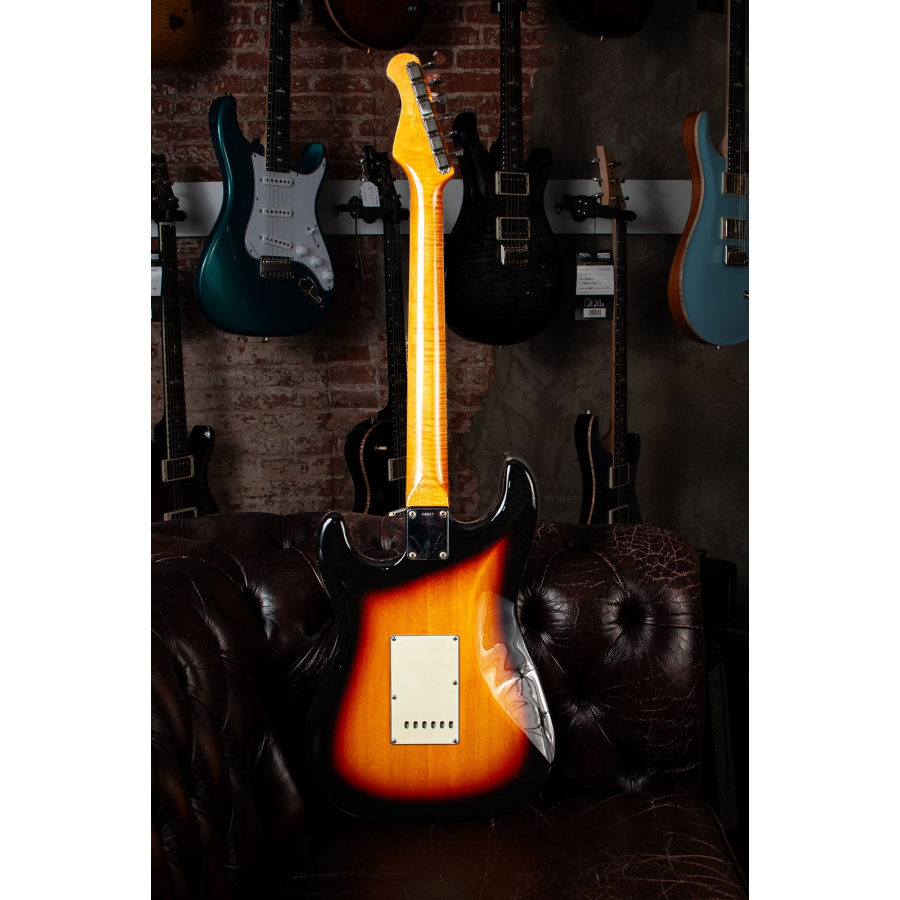Del-Tone 60s S-style 3-tone Sunburst Light Aged Del-Tone 60s S-style 3-tone Sunburst Light Aged