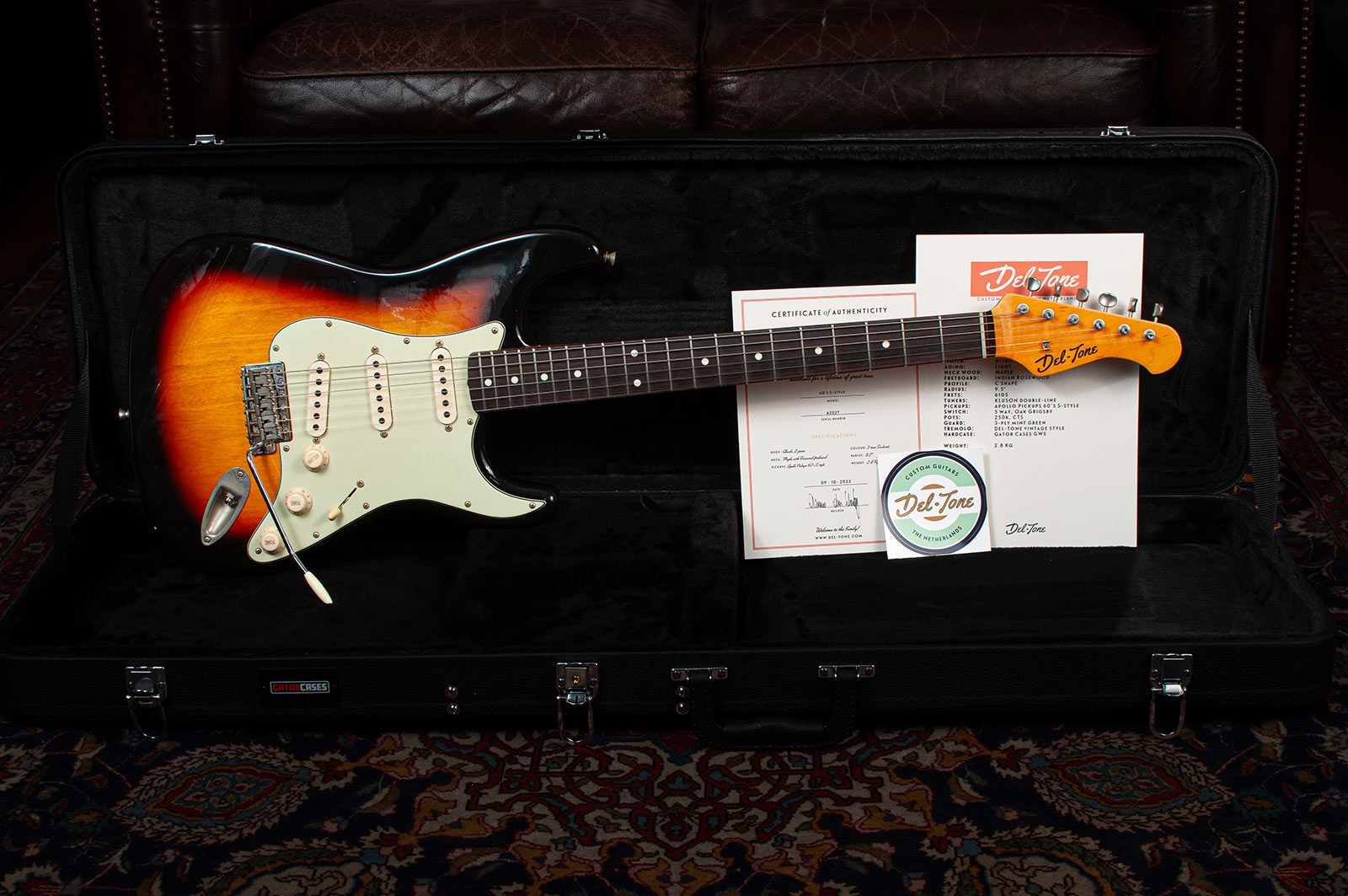 Del-Tone 60s S-style 3-tone Sunburst Light Aged