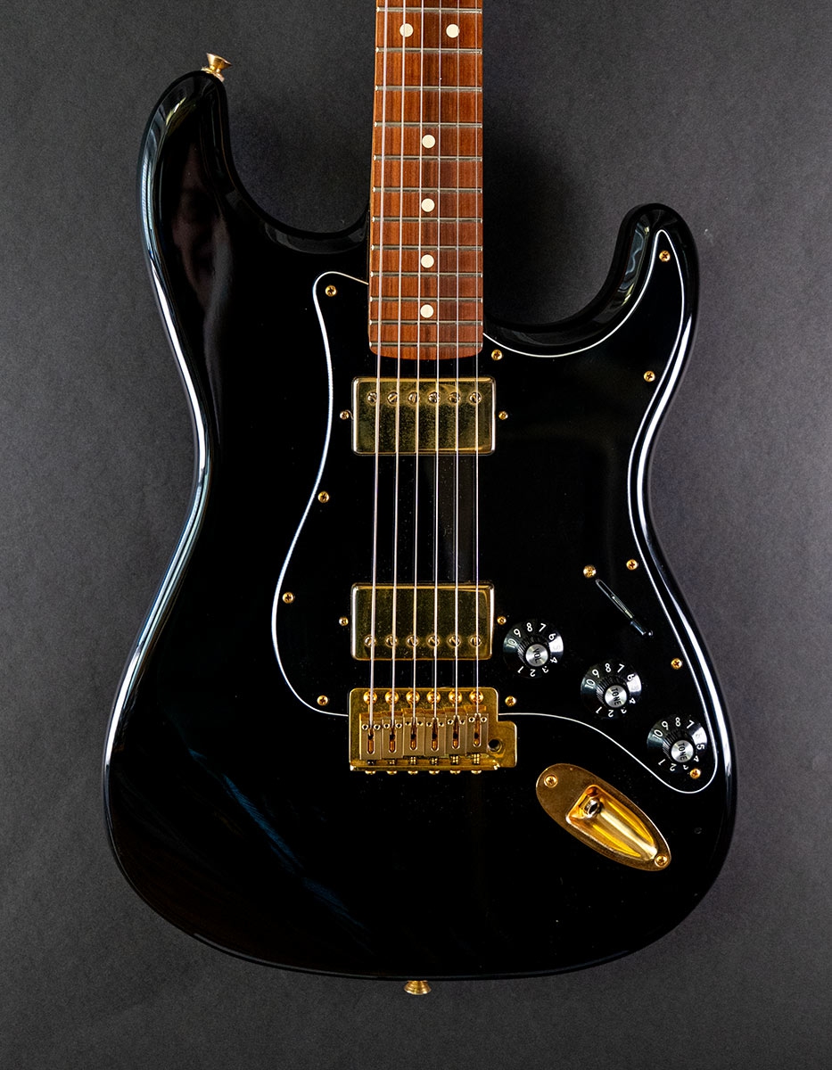 Fender FSR Blacktop Stratocaster HH PF Black