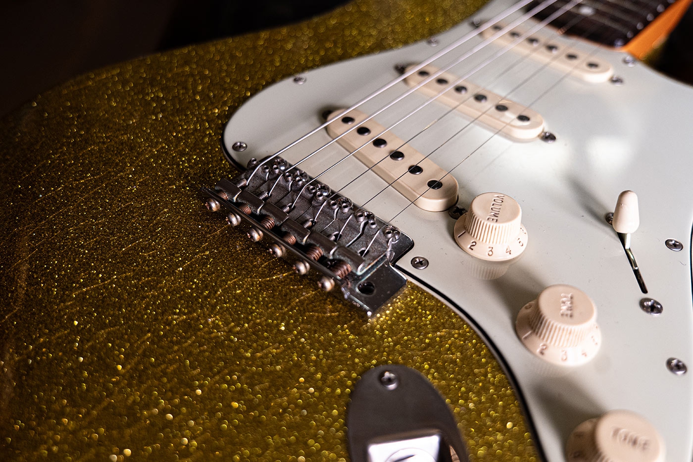 Del-Tone 60s S-style Gold Sparkle