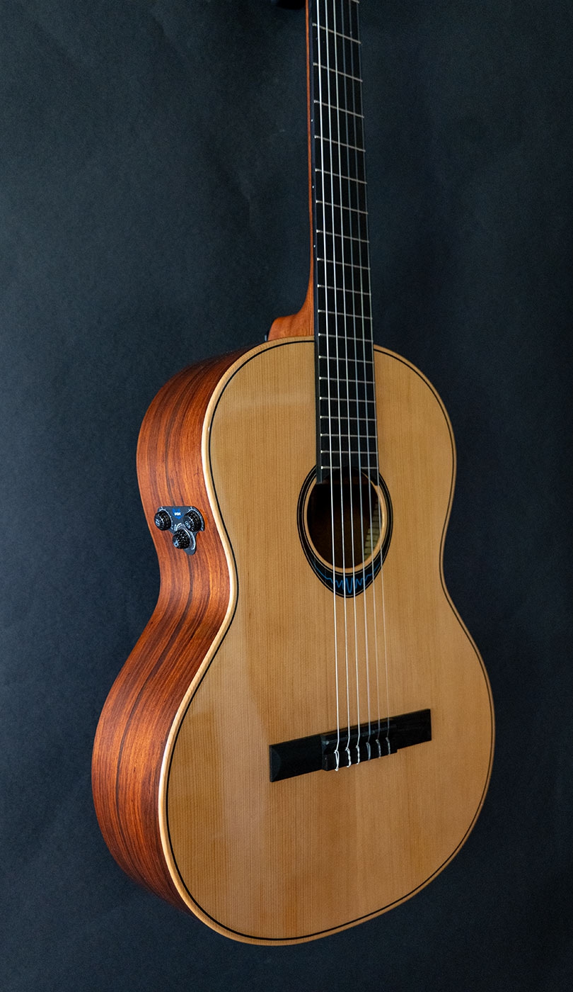 LAG CBW2E Bluewave 2 Classical Smart Guitar