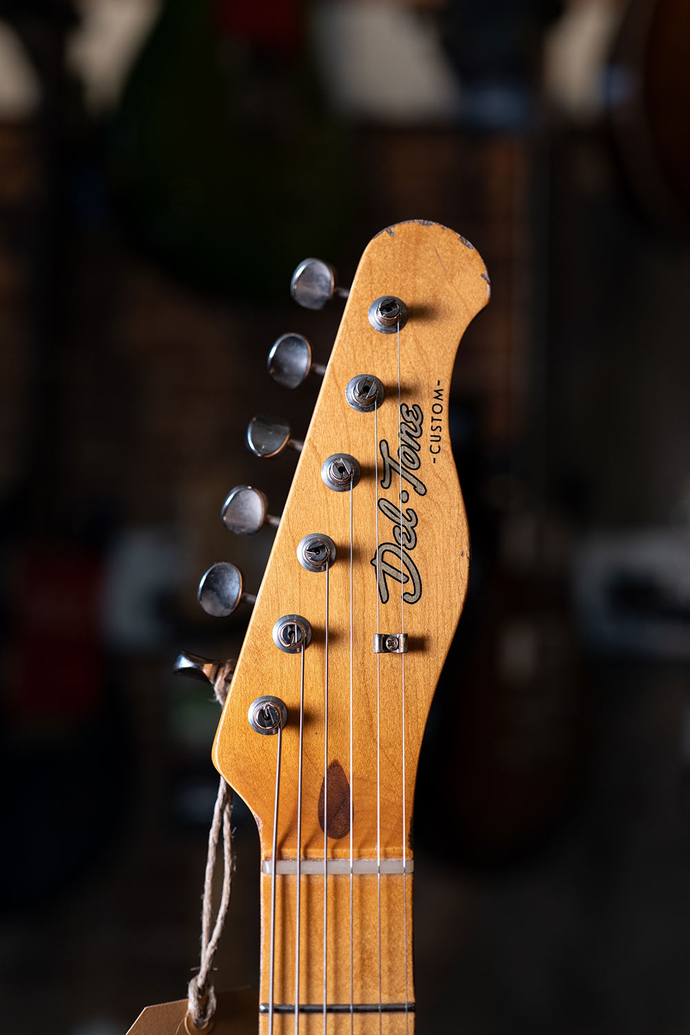 Del-Tone 50s T-style Dakota Red