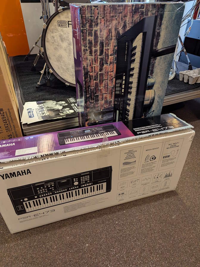 Yamaha PSR-E473 Keyboard