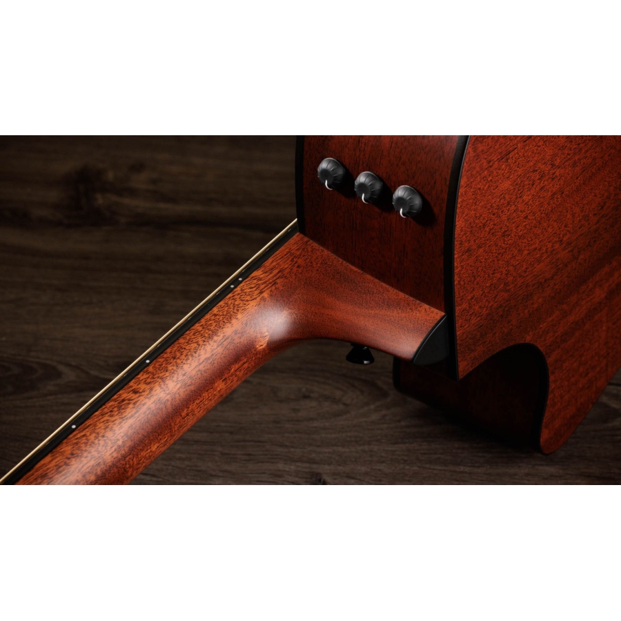 Taylor 324ce Baritone-6 LTD Taylor 324ce Baritone-6 LTD