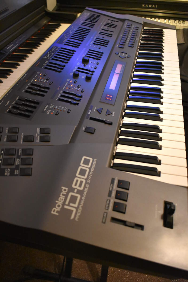 Roland JD800 Synthesizer
