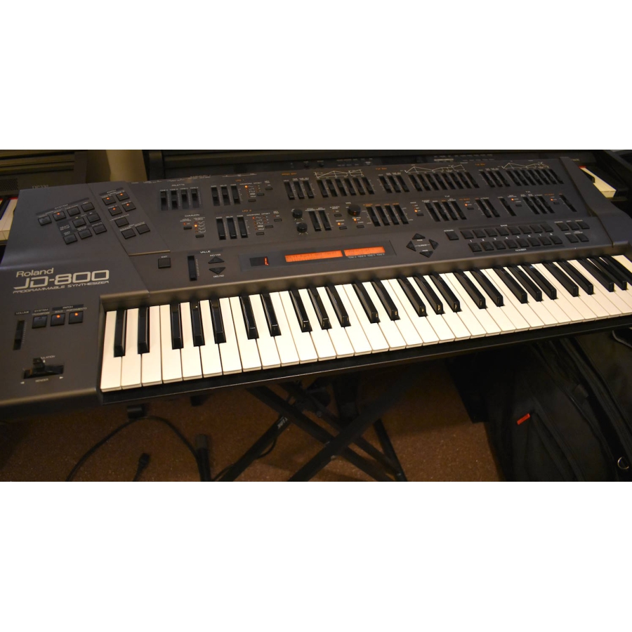 Roland JD800 Synthesizer