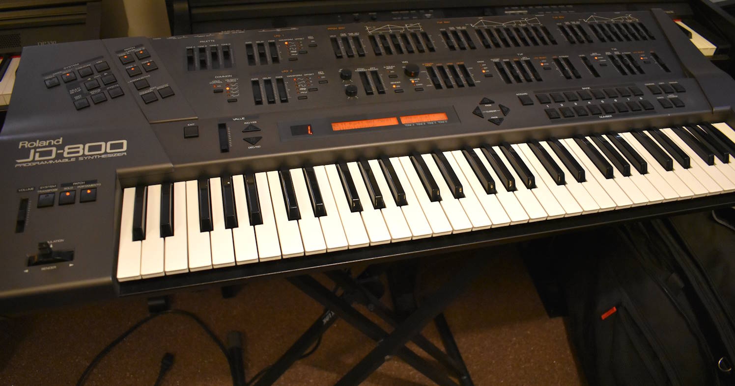 Roland JD800 Synthesizer