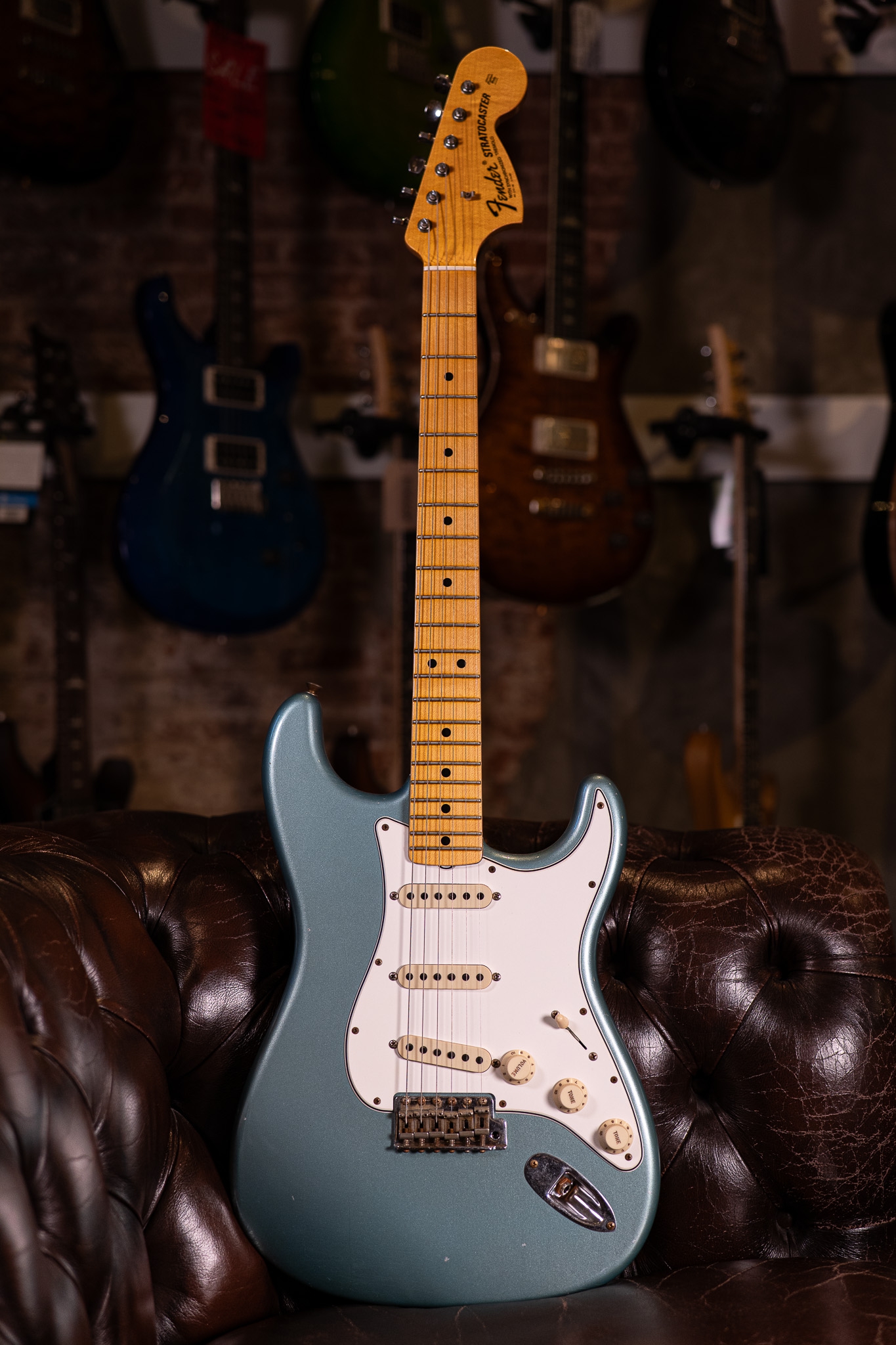 Fender Custom Shop Limited edition 69 Stratocaster Journeyman Relic Aged Firemist Silver