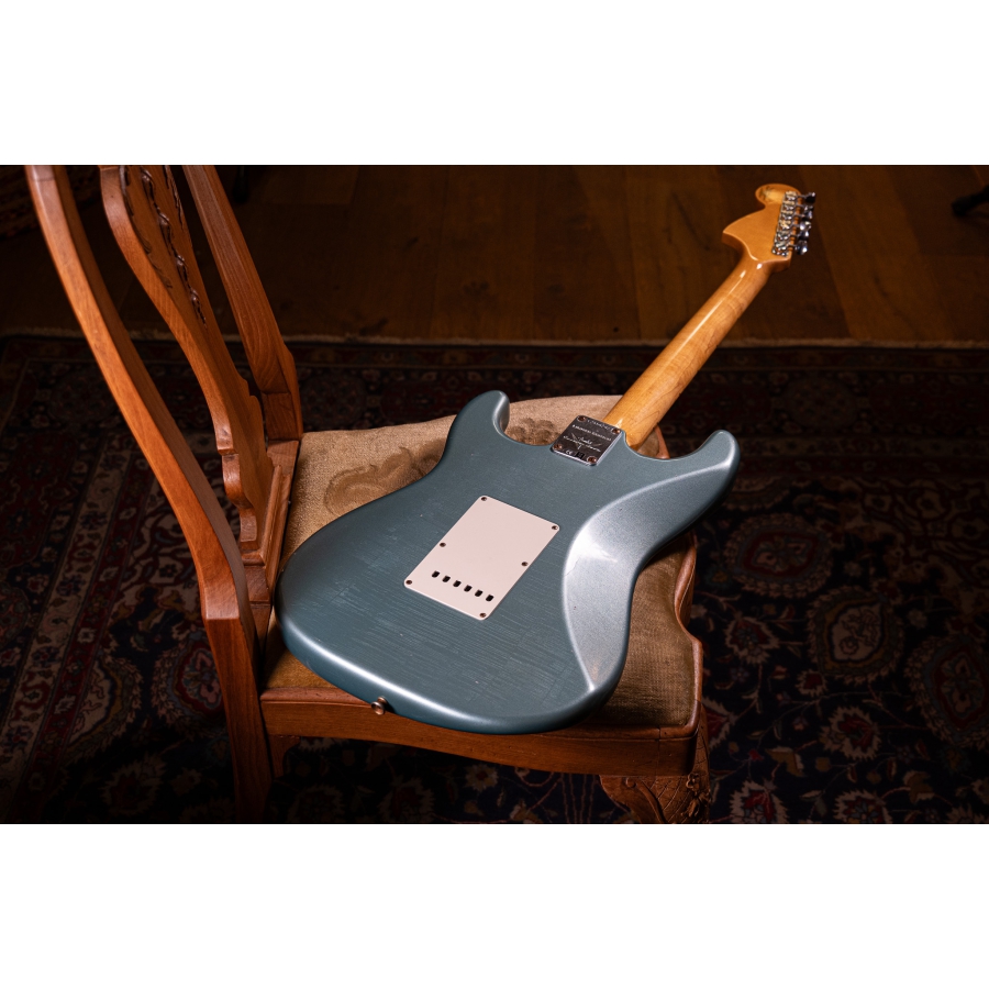 Fender Custom Shop Limited edition 69 Stratocaster Journeyman Relic Aged Firemist Silver