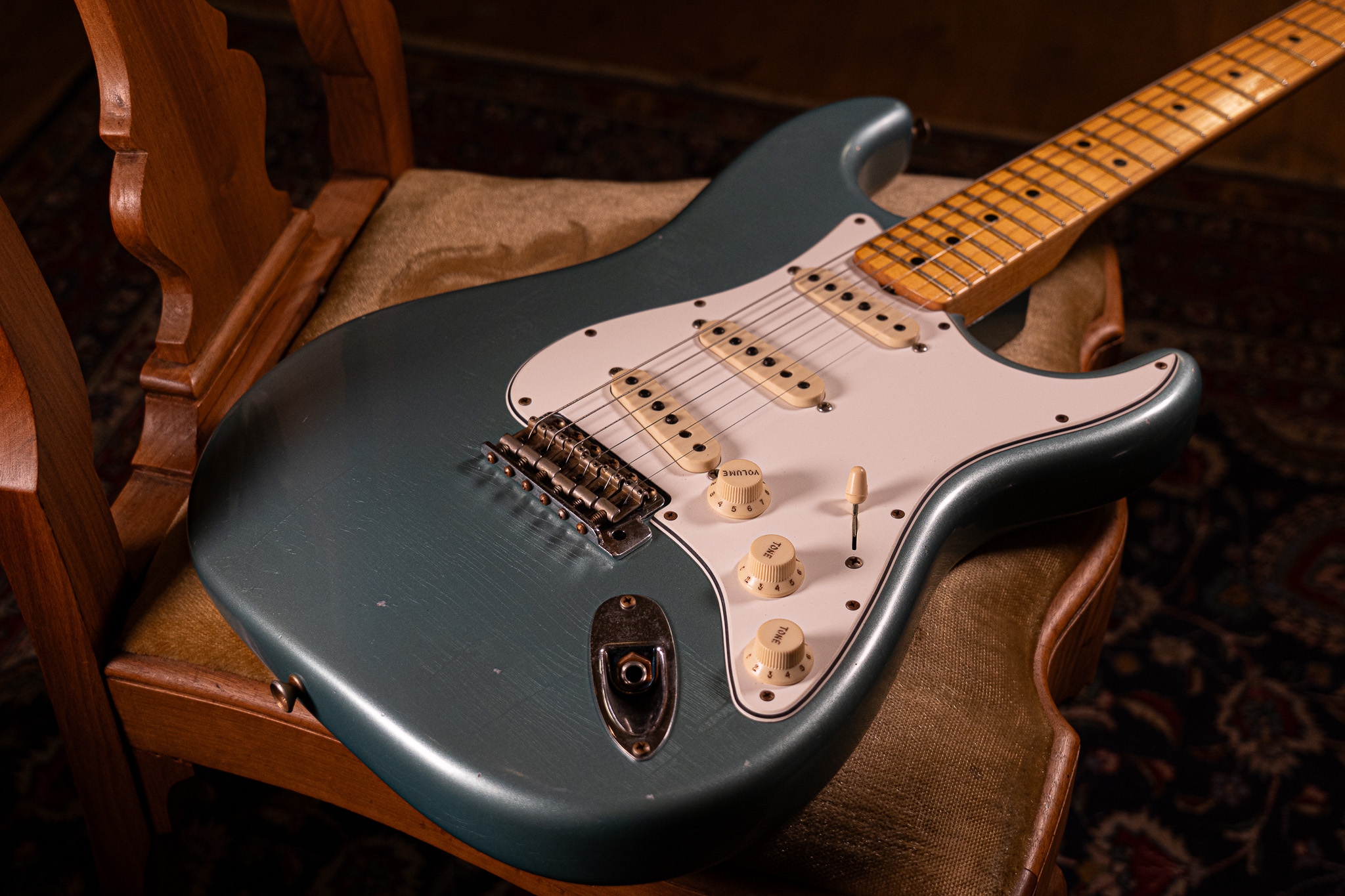 Fender Custom Shop Limited edition 69 Stratocaster Journeyman Relic Aged Firemist Silver