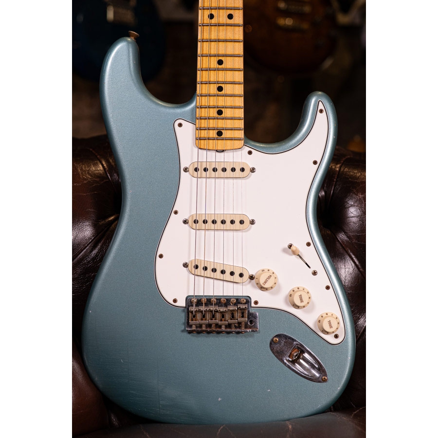 Fender Custom Shop Limited edition 69 Stratocaster Journeyman Relic Aged Firemist Silver