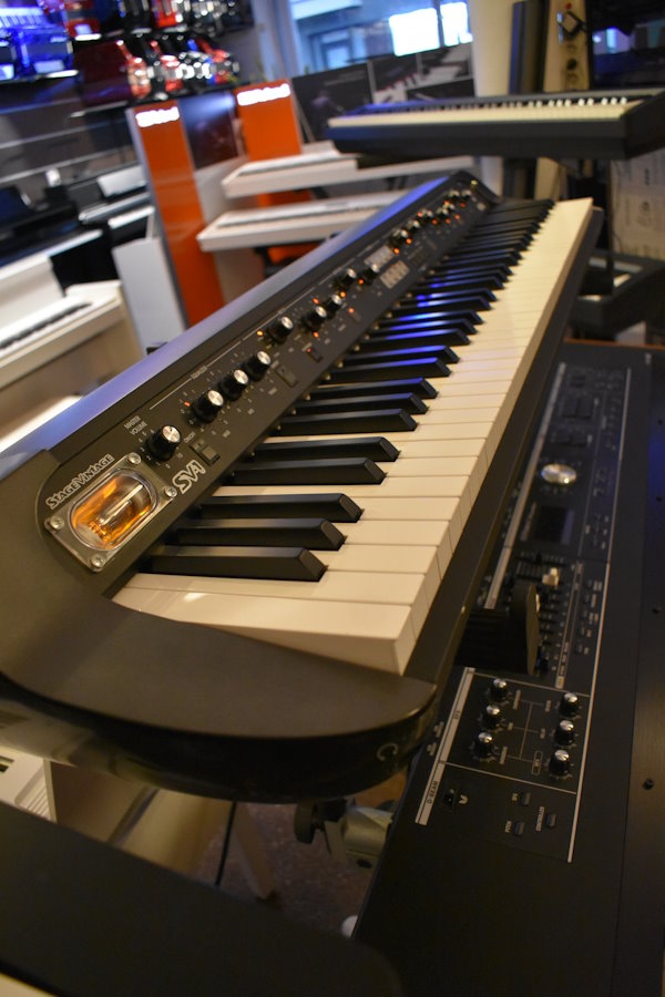 Korg SV1 73 Digitale Stage Piano