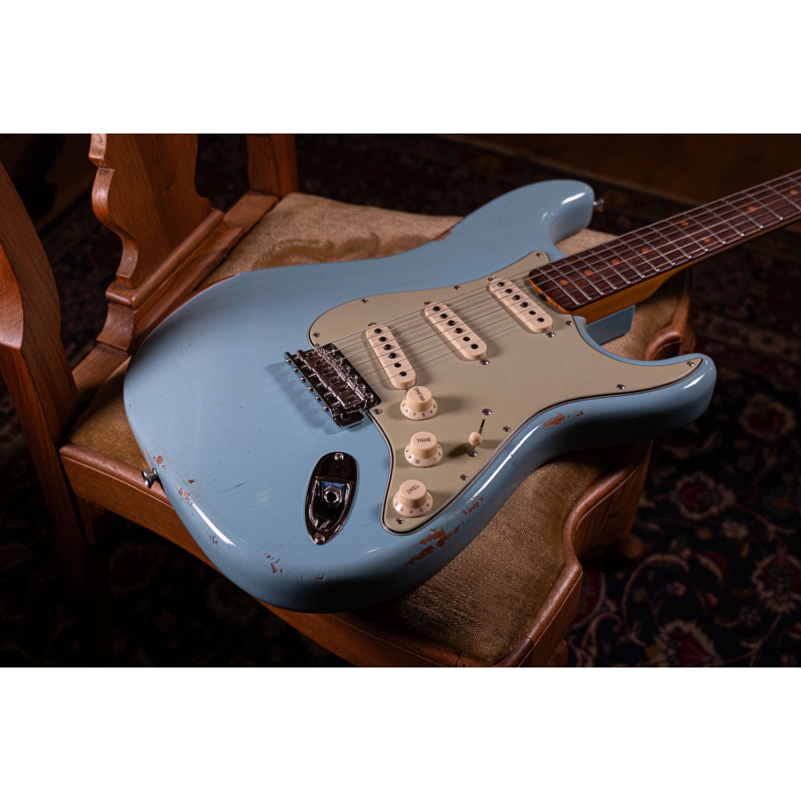 Fender Custom Shop Late 62 Strat Relic Faded Daphne Blue