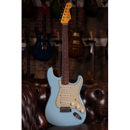 Fender Custom Shop Late 62 Strat Relic Faded Daphne Blue