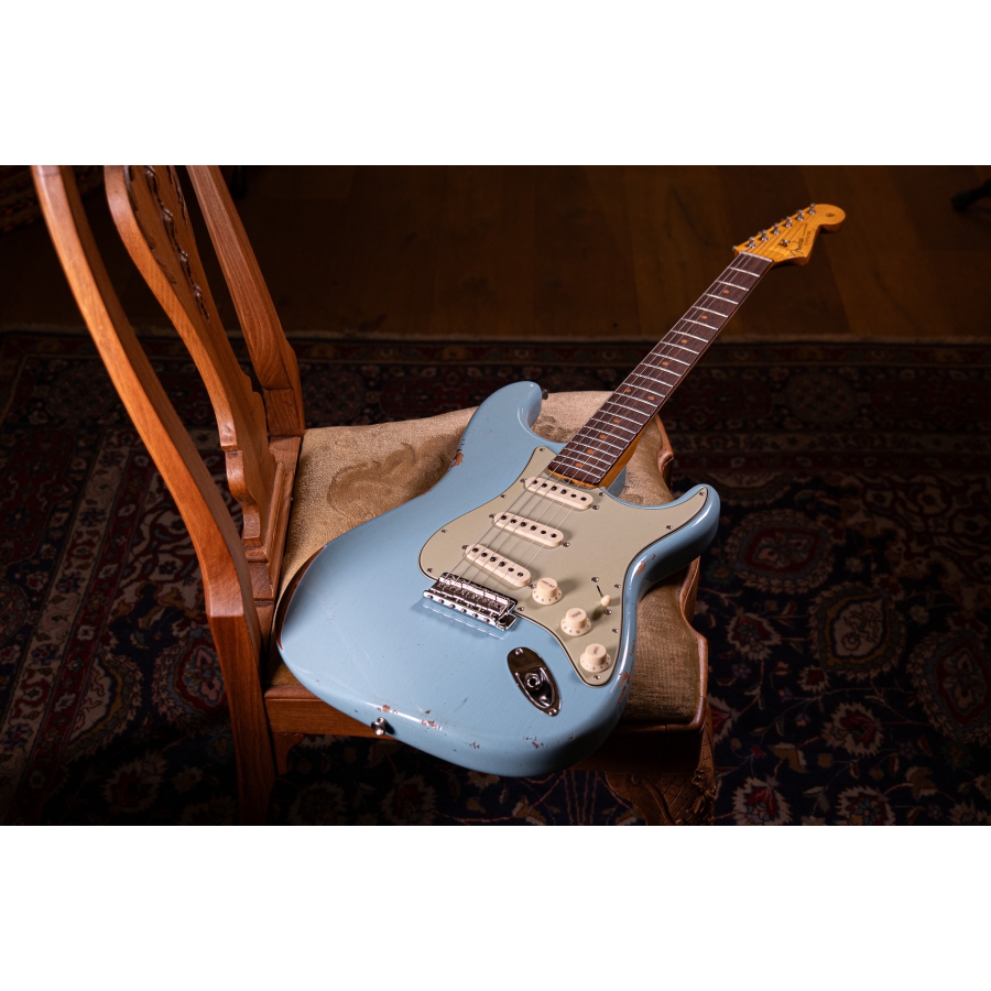 Fender Custom Shop Late 62 Strat Relic Faded Daphne Blue