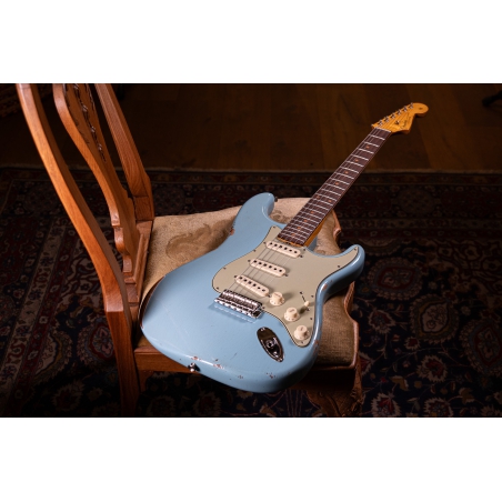 Fender Custom Shop Late 62 Strat Relic Faded Daphne Blue
