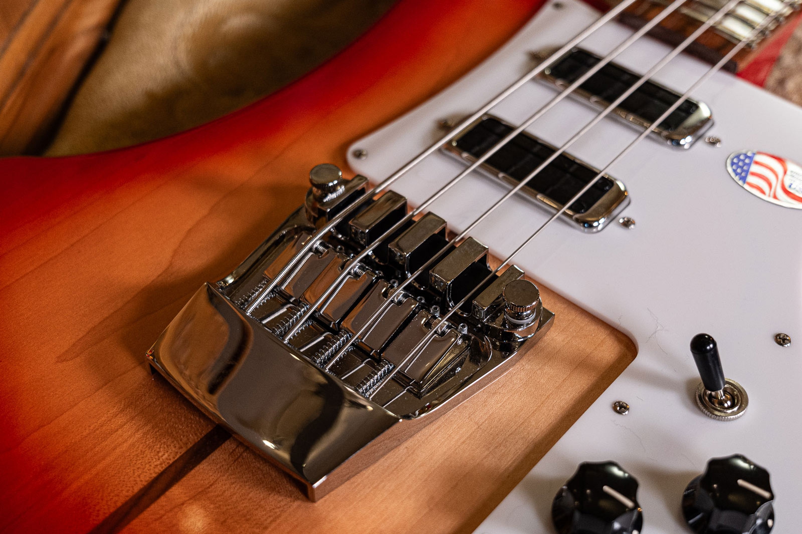 Rickenbacker 4030s FG Short Scale Fireglo