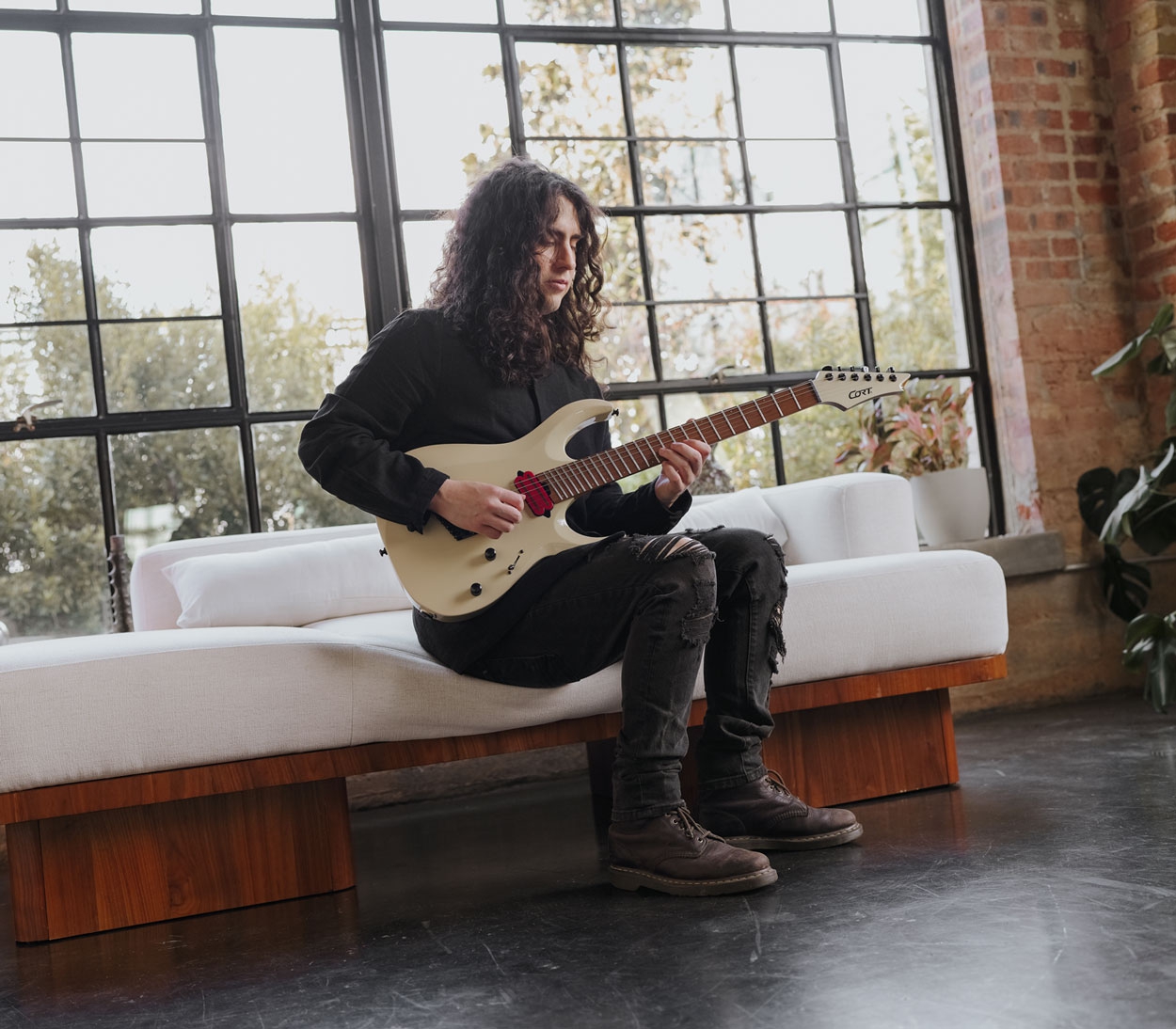 Cort X-700 Mutility II Military Beige