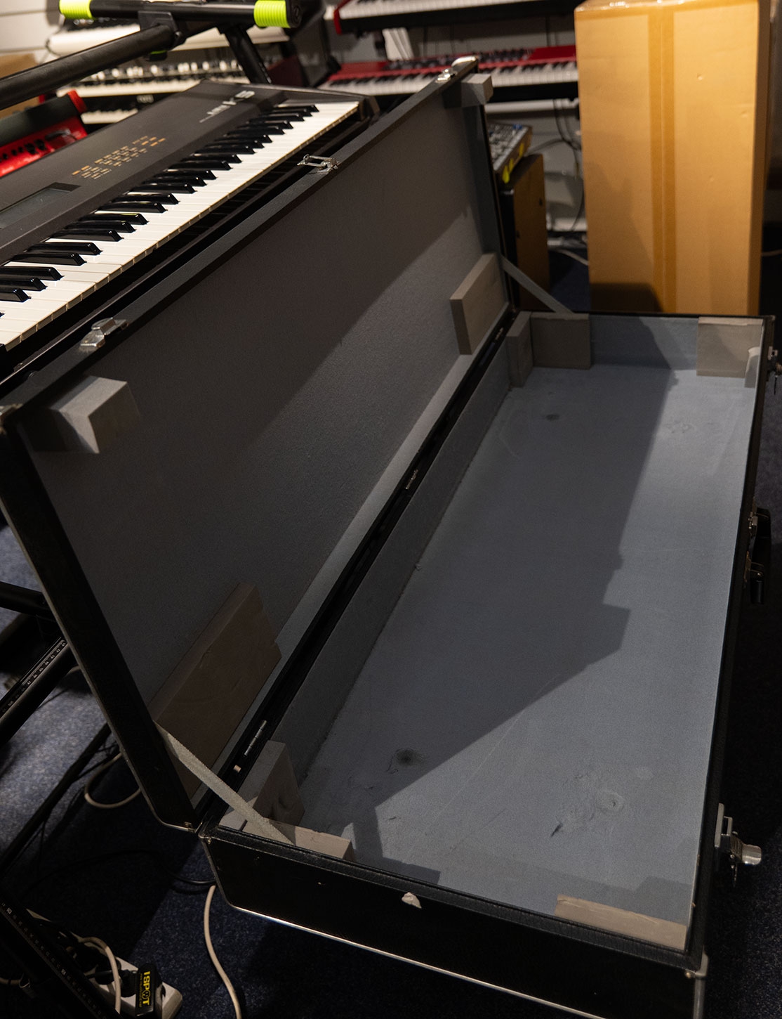 Roland Juno-60 vintage synthesizer 1983